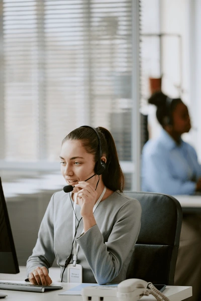 vertical shot caucasian call center 600nw 2494291169